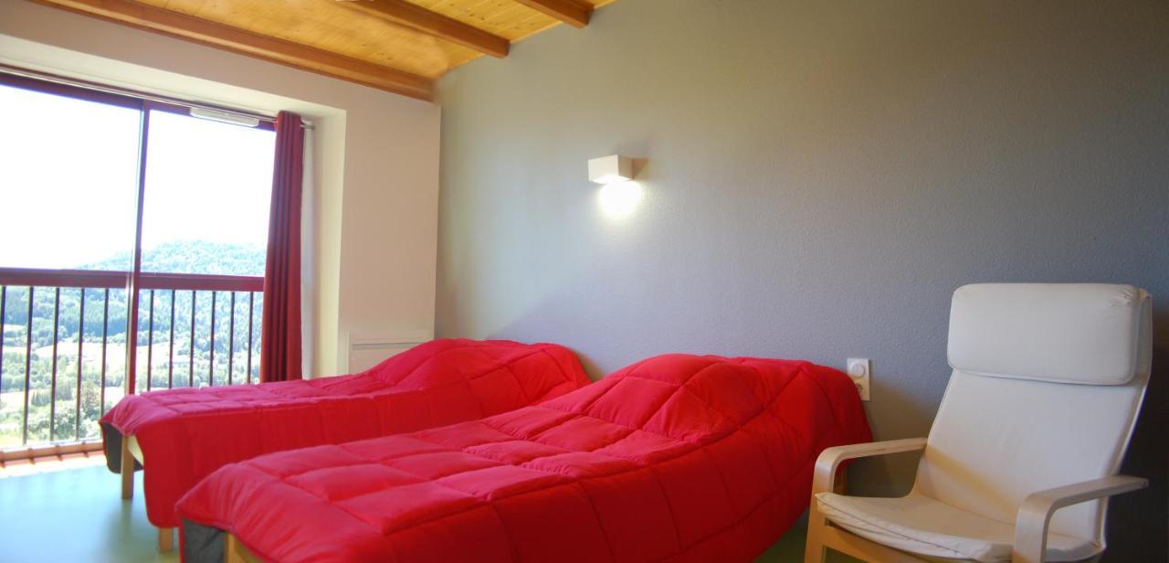 Gite Du Haut Cantal - Appartements Meubles Avec Kitchenette Et Chambres Sans Kitchenette Condat  Exterior photo